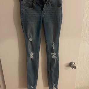 Hollister Women's Blue Distressed Skinny Jeans